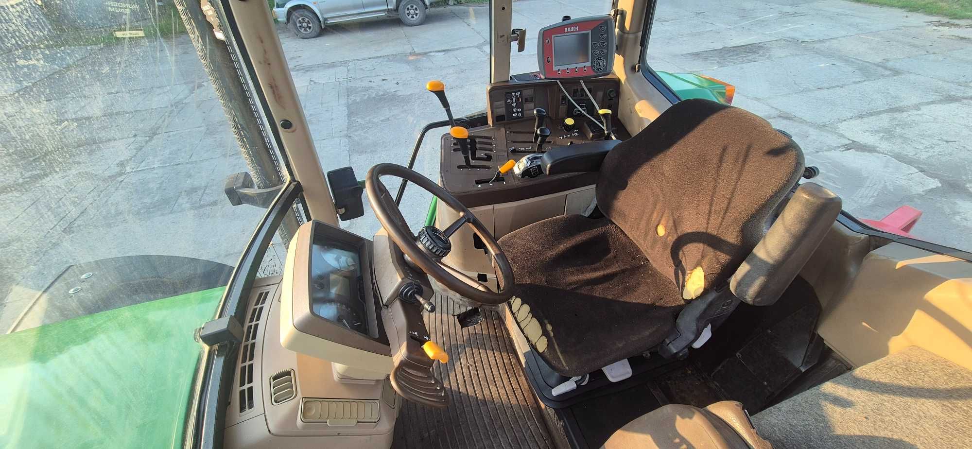 John Deere 6210,