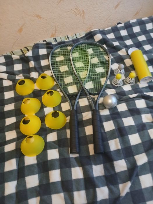 Zestaw do  badmintona.