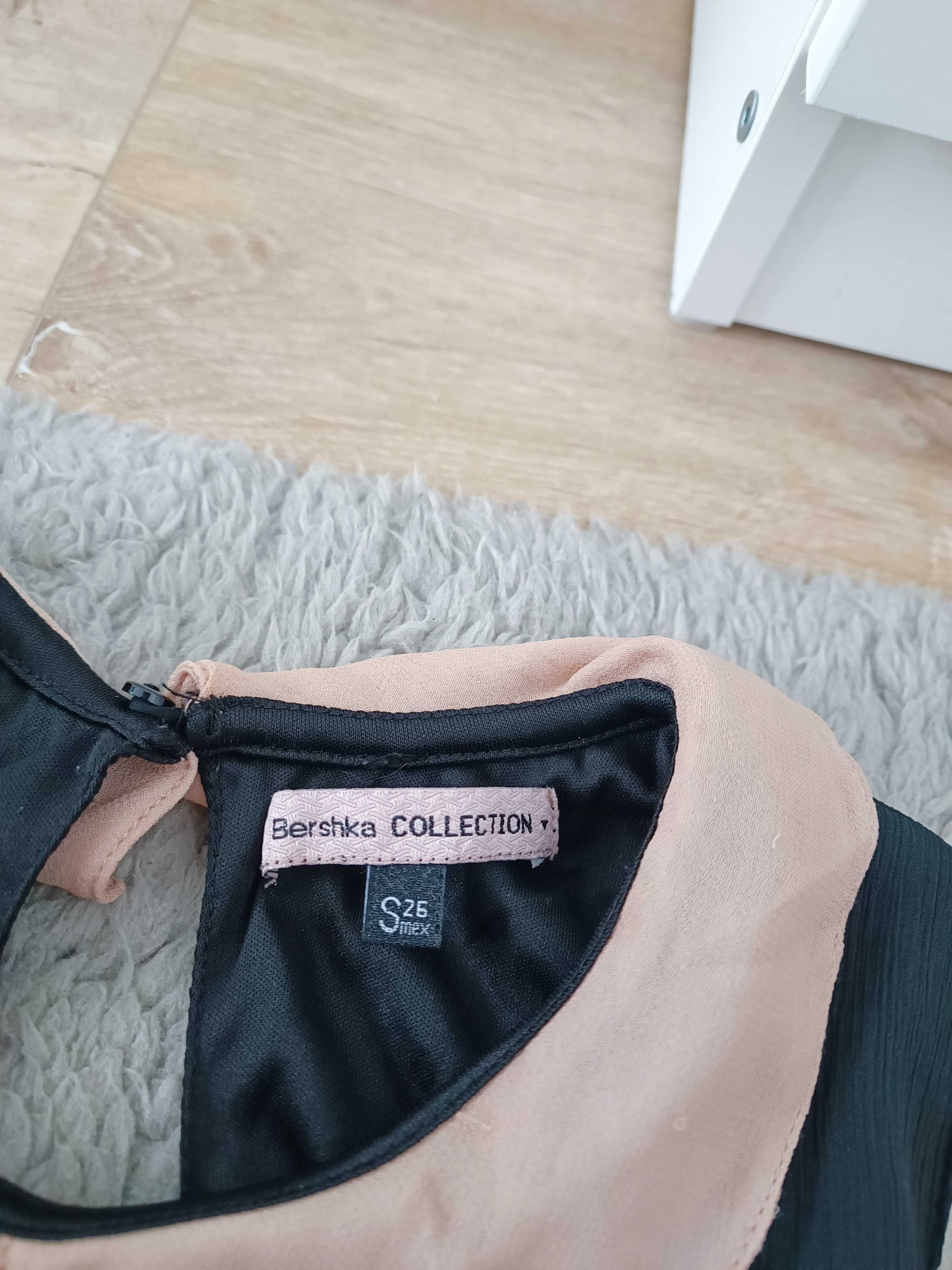 Mała czarna sukienka z kołnierzykiem Bershka r S