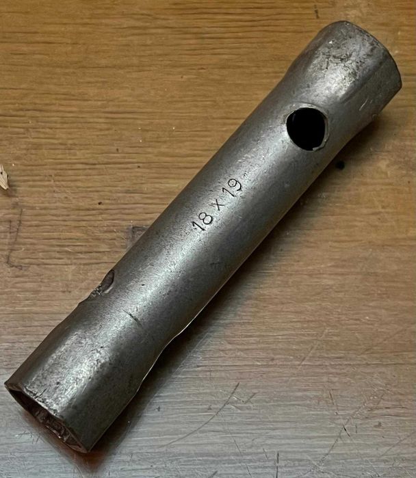 Chaves de Tubos Antigas Diferentes Tamanhos