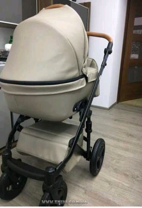 Колясочка 2в1!Дуже -дуже красиваЗимов,тепліі рукавички!!