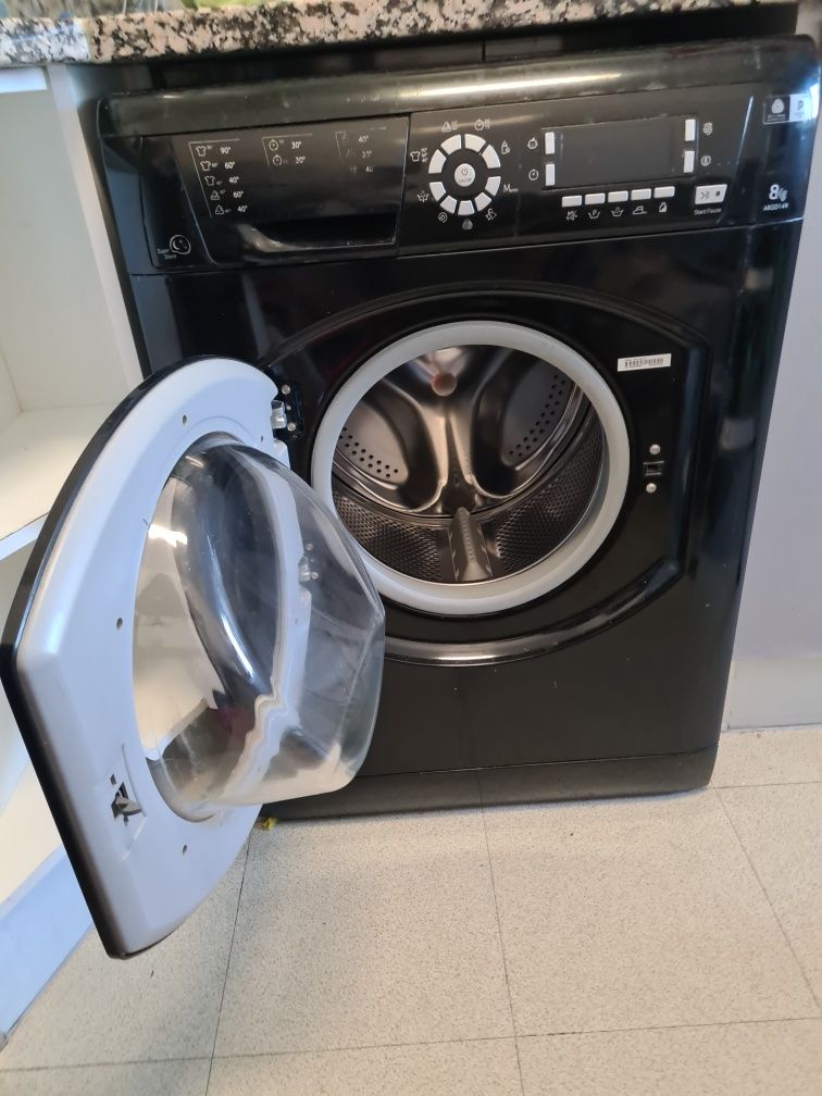 Máquina de lavar roupa Ariston Hotpoint ARGD 149, em bom estado