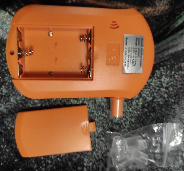 Професіональний тестер алкоголю у диханні.