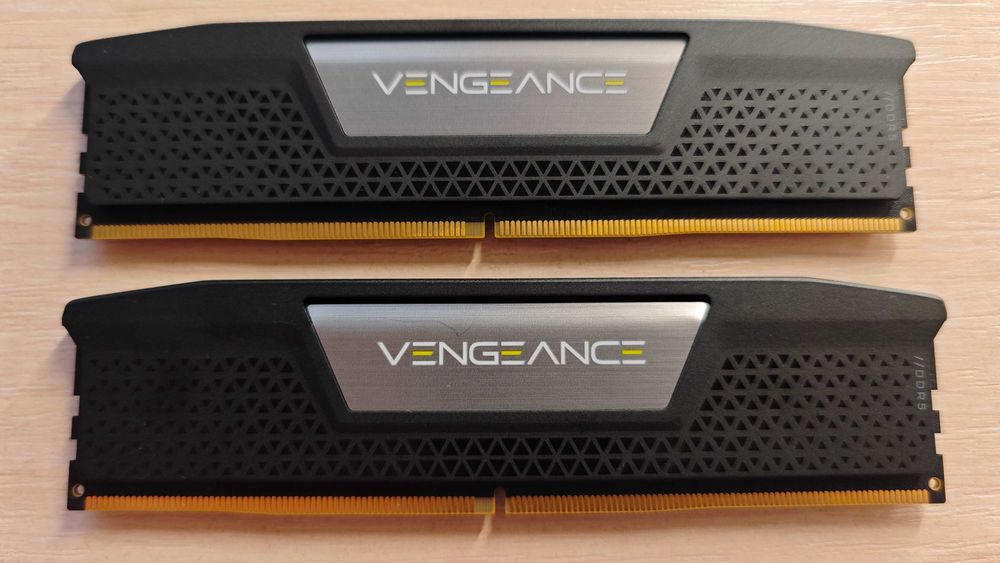 Оперативна пам'ять Corsair Vengeance DDR5 2x16Gb CMK32GX5M2D6000C36