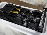 Porsche RS Spyder Carbon Body 1:18 Dealer edition