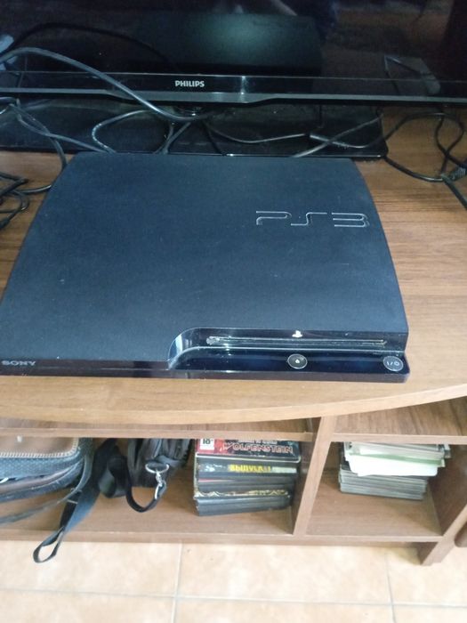 Продам PlayStation 3 з одним геймпадом в идеальном состоянии