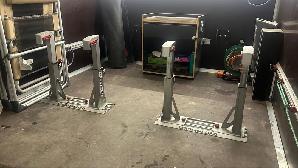 Atrelado equipado para motos/outras atividades.