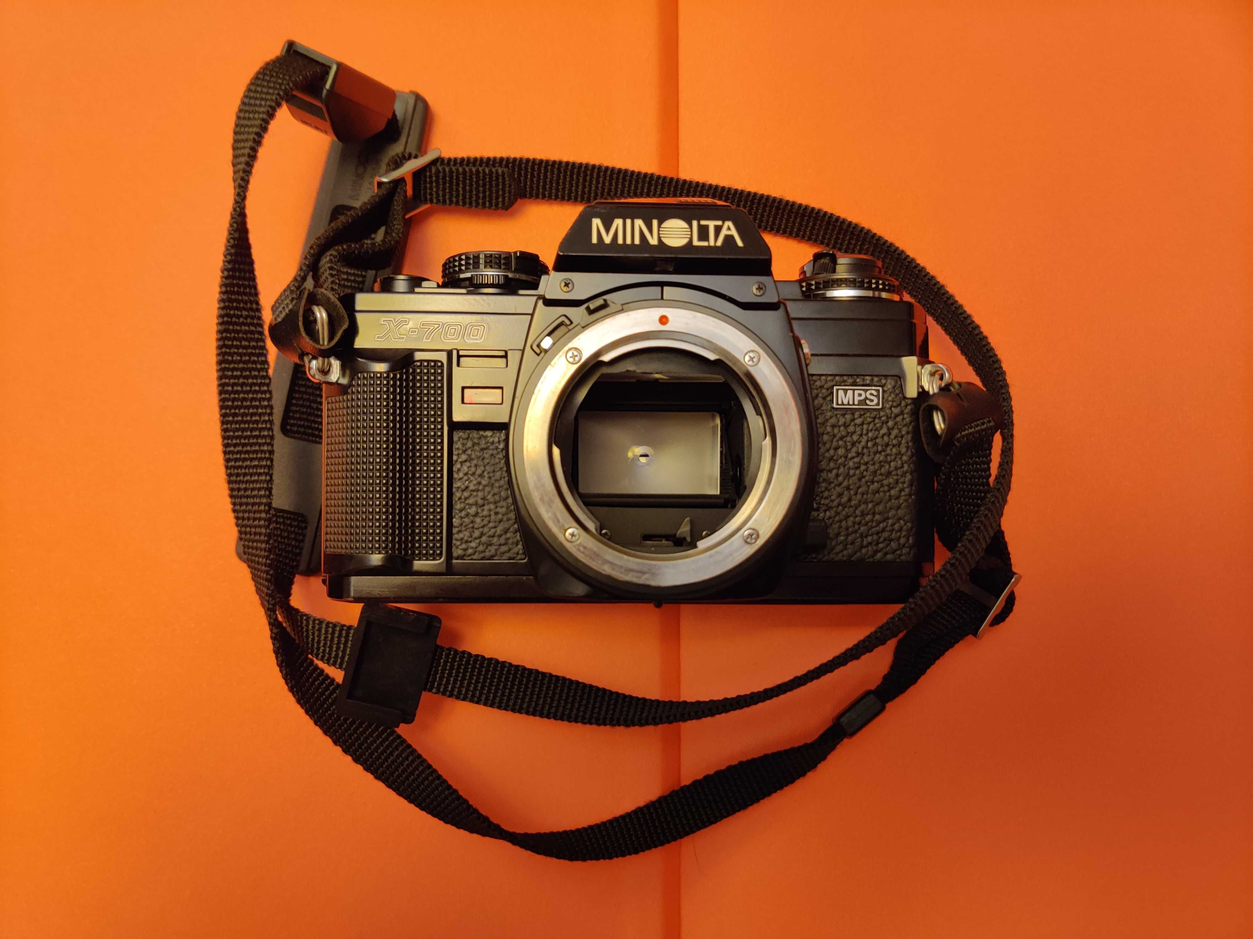 Minolta X700 + objectiva 50mm f1.4