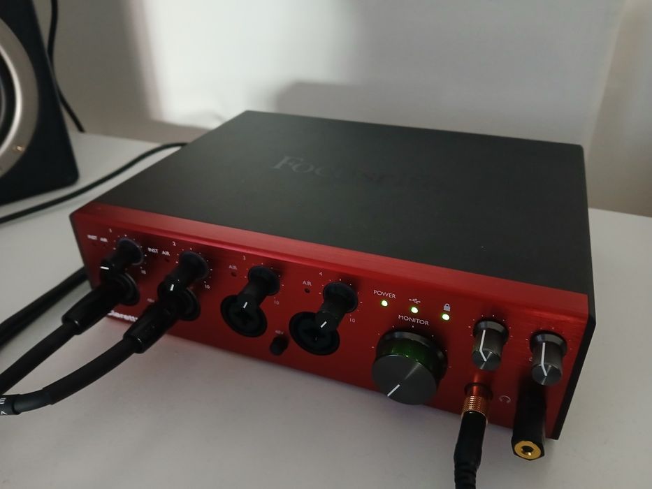 Placa de som Focusrite Clarett+ 4Pre