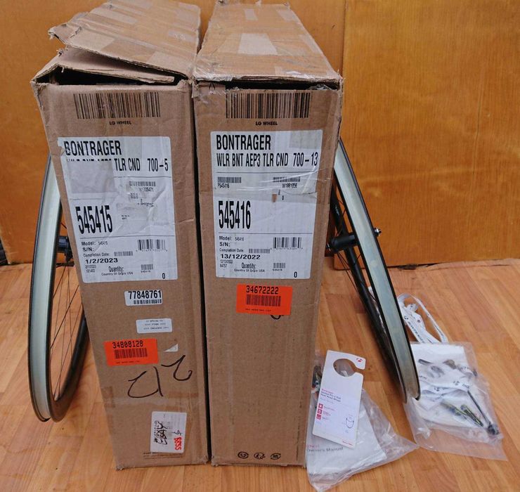 Карбоновий вілсет Bontrager Aeolus Pro 3 TLR carbon 28 з Trek