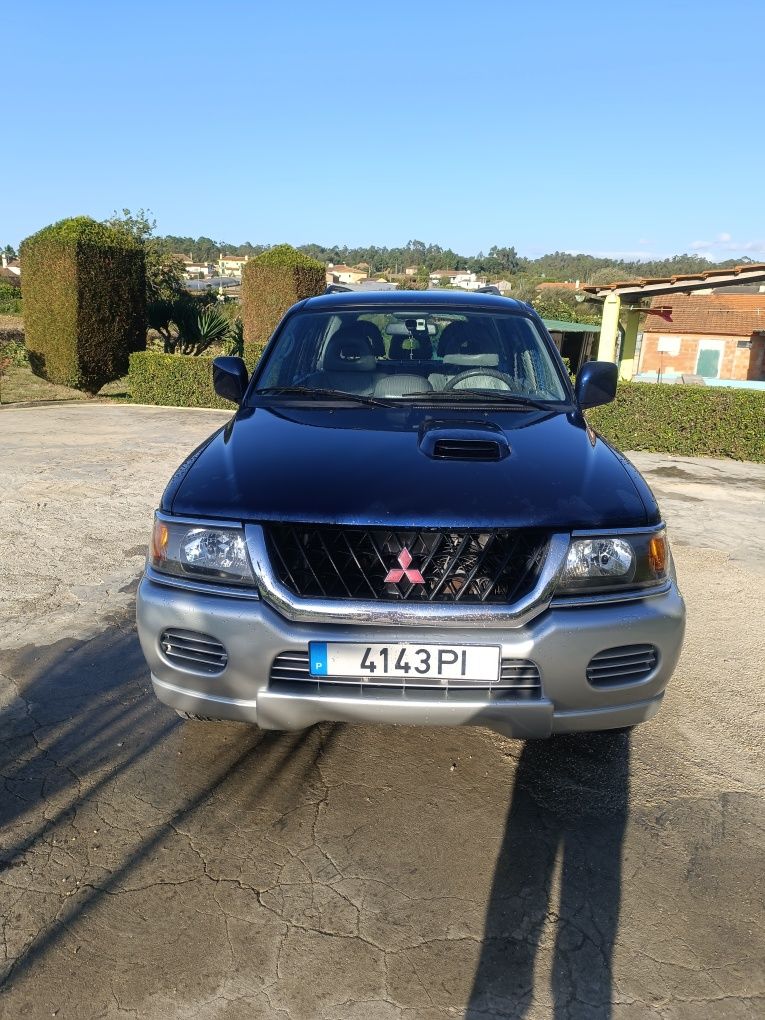 Mitsubishi Pajero sport GLS 4X4 em ótimo estado