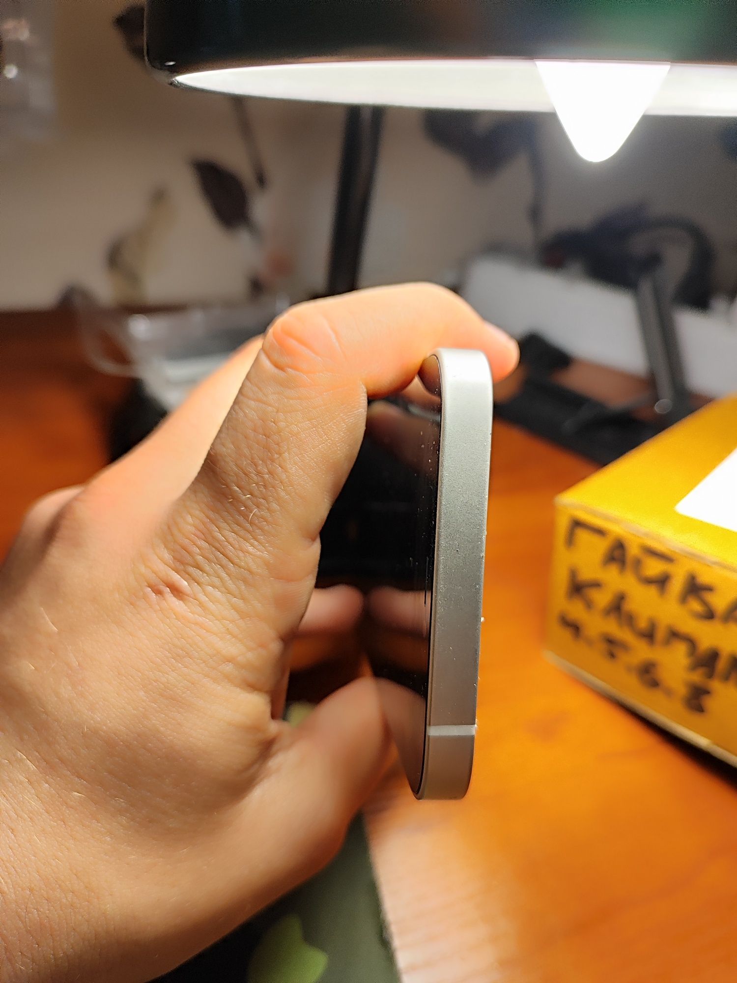 Iphone 12 64 gb .