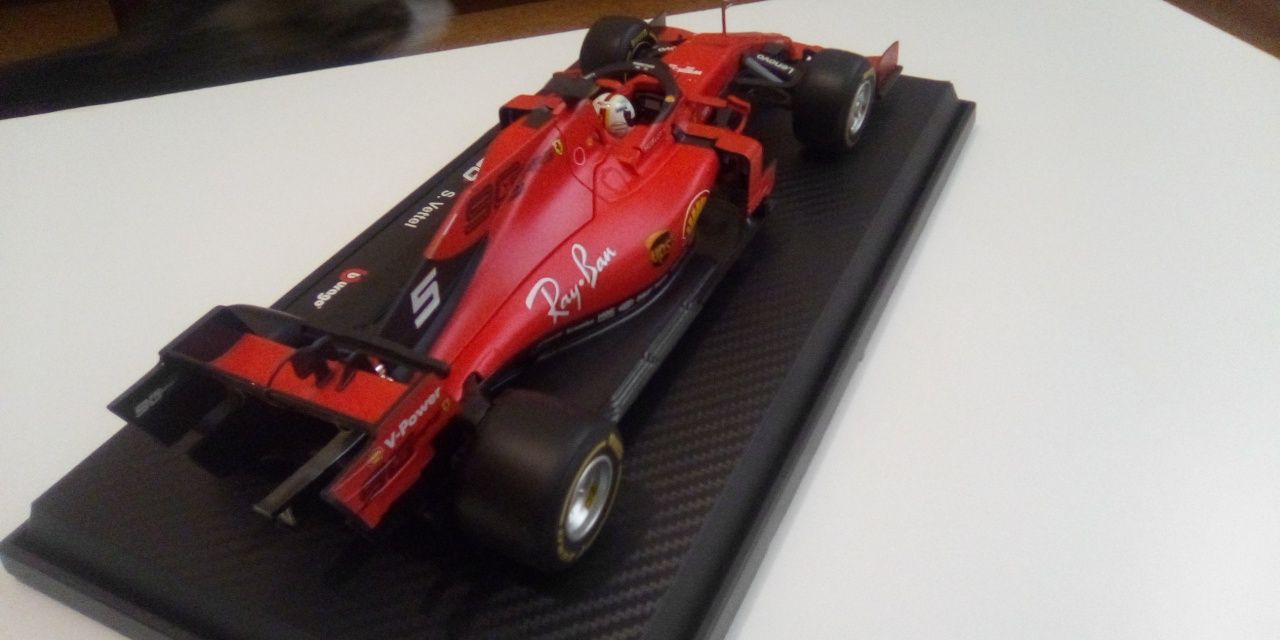 Ferrari F1 SF90 de Sebastian Vettel á escala 1/18a