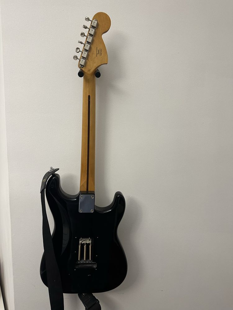fender squier stratocaster