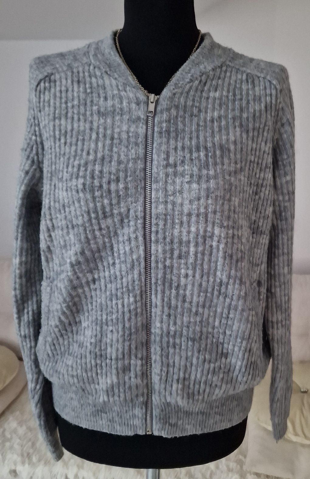 Sweterek kardiganek,szary" H&M".