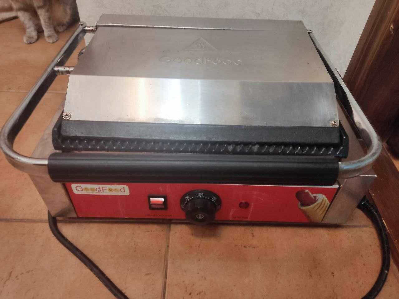 Гриль контактний GoodFood ECG11 Panini RED
