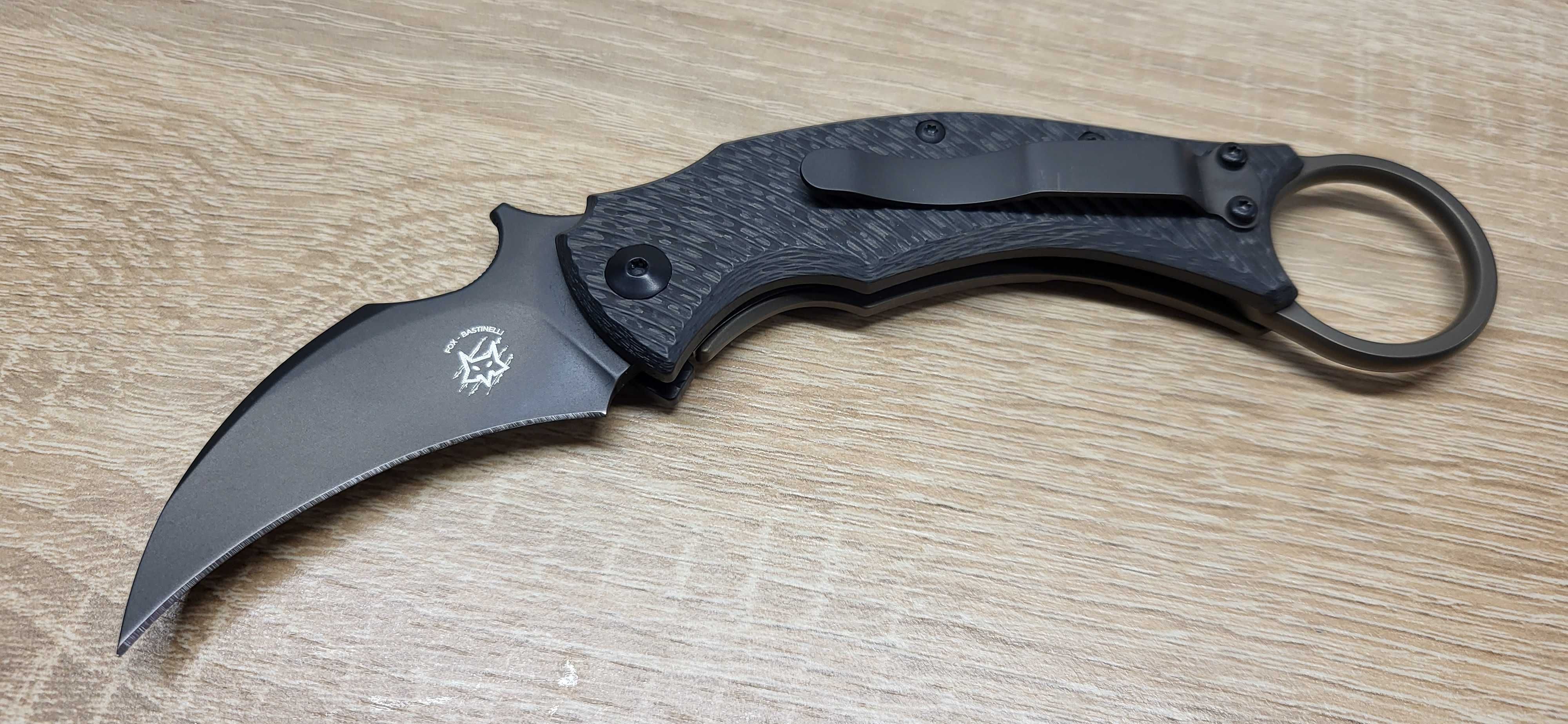 Nóż składany FOX Black Bird by Bastinelli Carbon Fiber Bronze Ti Elmax