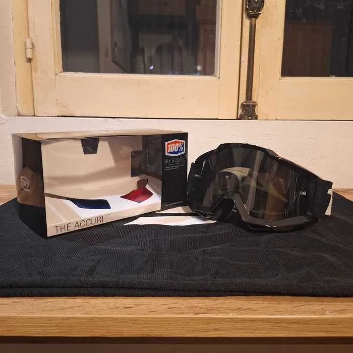 Capacete Shift Whit3 Label Solid + Óculos 100% Accuri c/ Lente Fumada