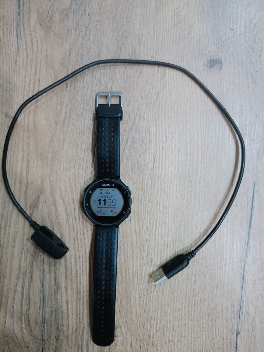 Zegarek Garmin Forerunner 235
