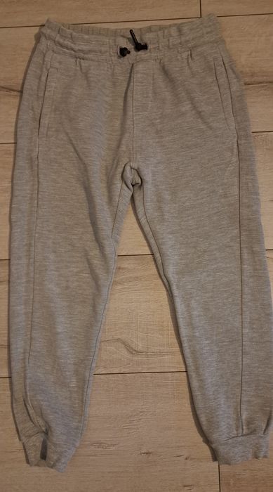 Spodnie chłopięce 152 cm.