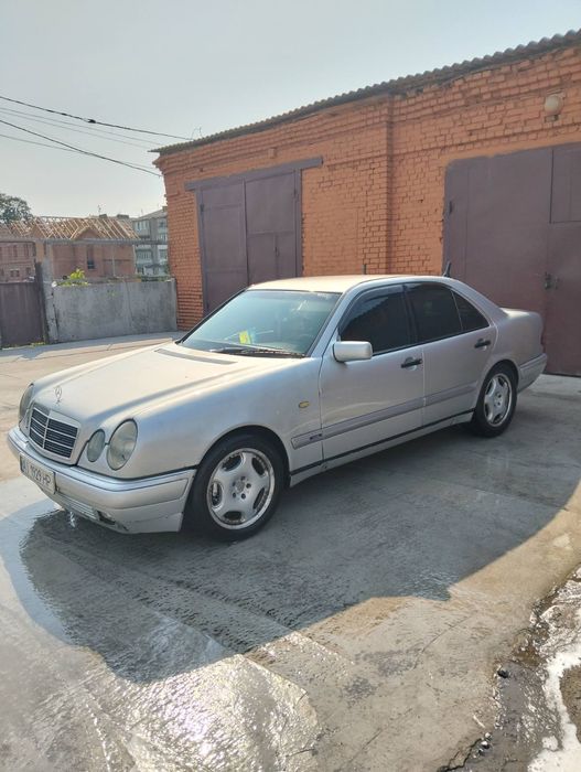 Продам мерседес в гарному стані.