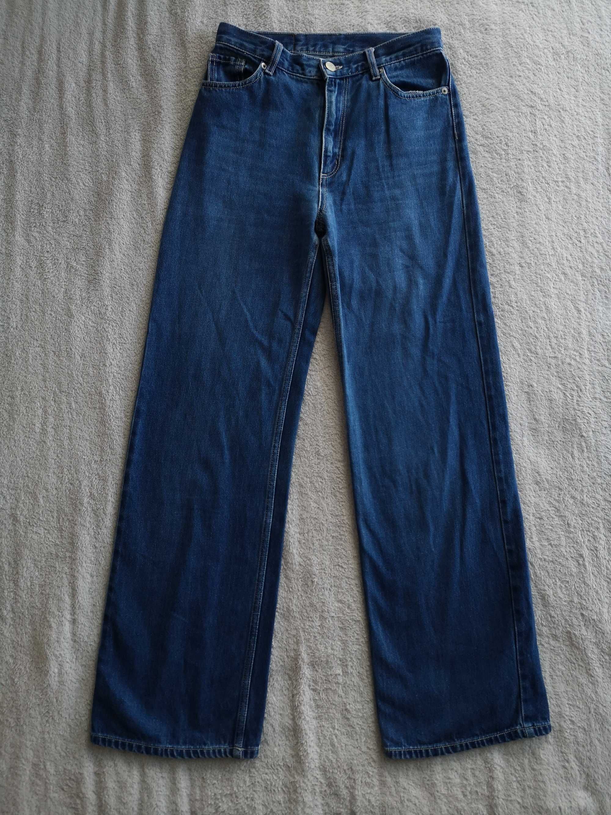 Niebieskie spodnie jeansowe jeansy dzwony Monki 27 ok. 36
