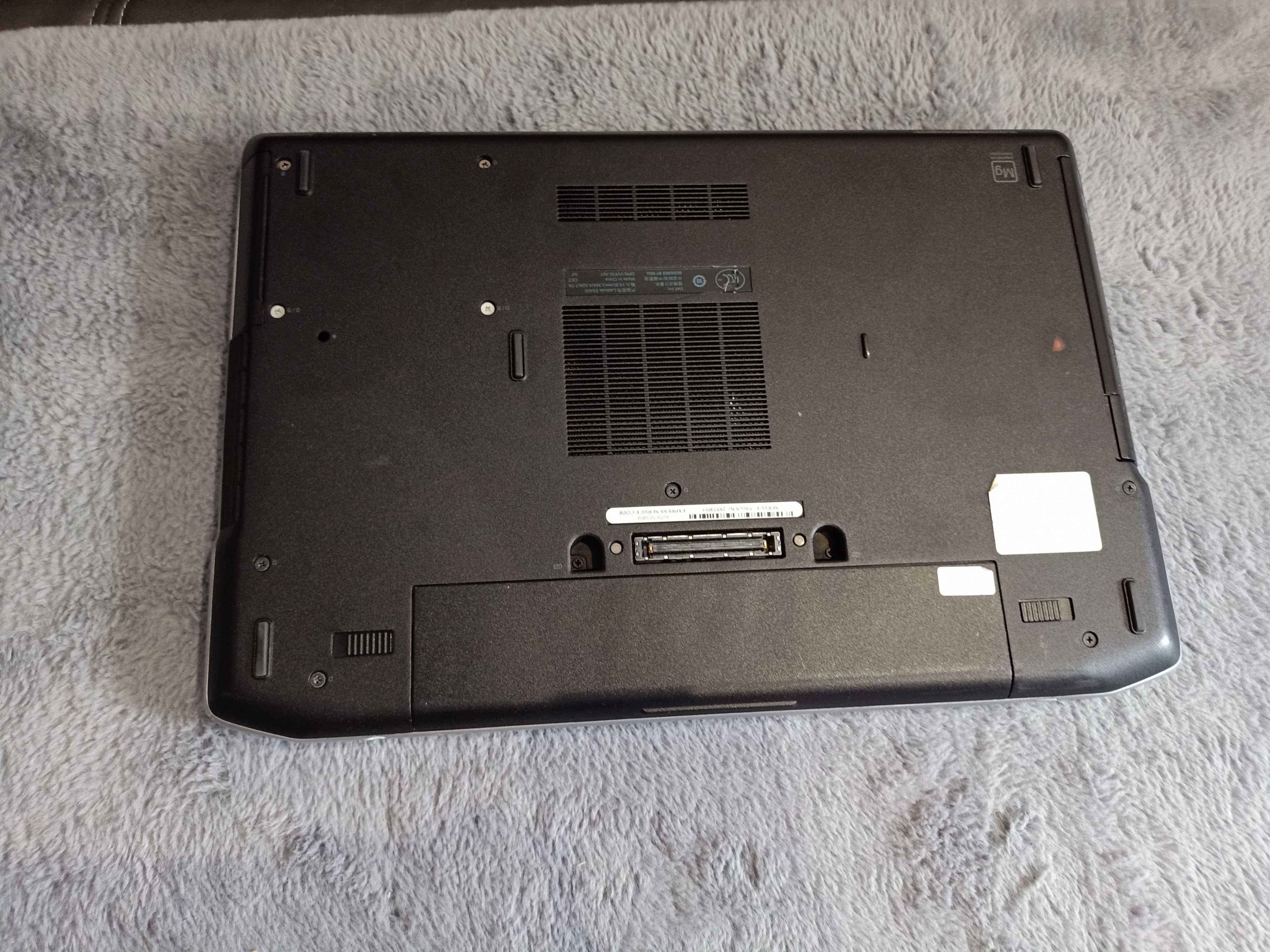 Komputer dell czarny windows 10