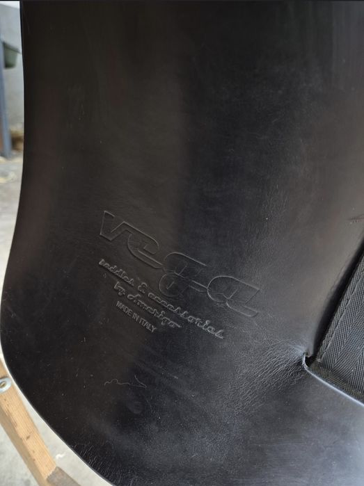 Czarne Siodło ujeżdżeniowe amerigo vega 17 M wełna