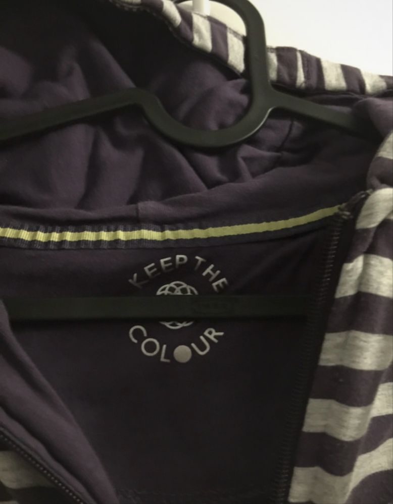 Bluza damska w pasku z kapturem na zamek 40