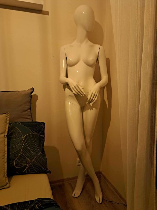 Manekin damski kobieta
