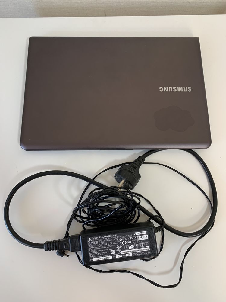 Продам ТОНКИЙ Ноутбук-ультрабук SAMSUNG NP530U3C