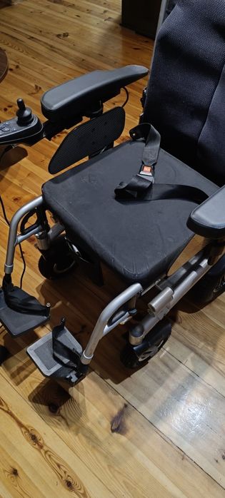 Wózek inwalidzki elektryczny (akumulator niesprawny)