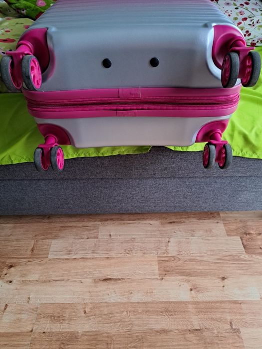 Walizka kabinowa Roncato.