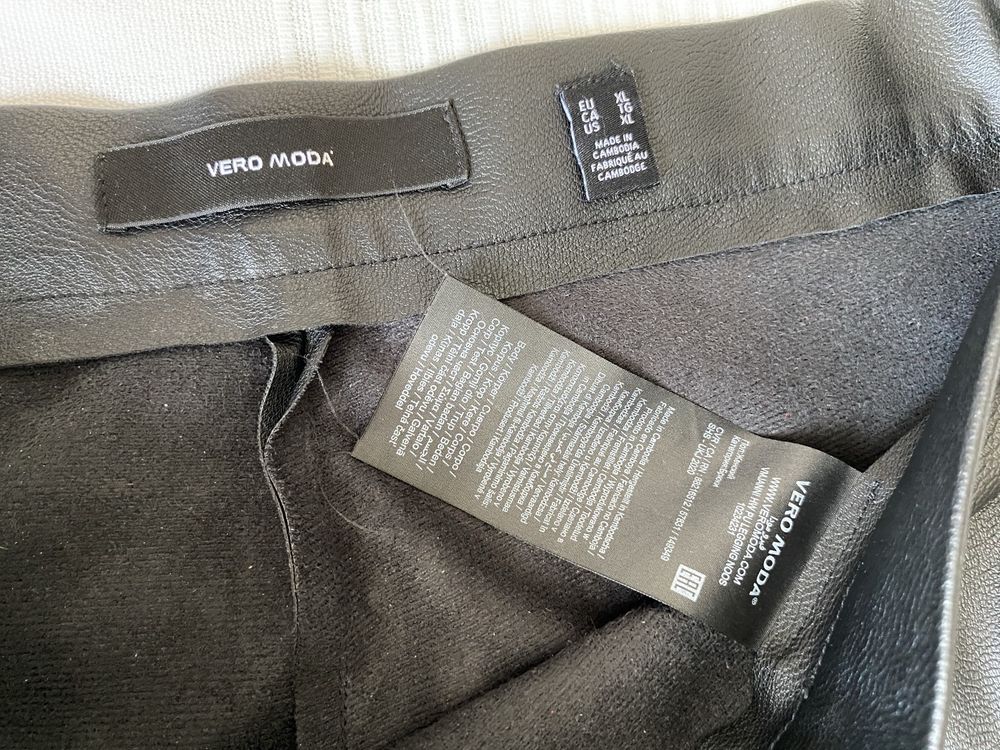 VERO MODA Spodnie damskie czarne z ekologucznej skórki rozm XL