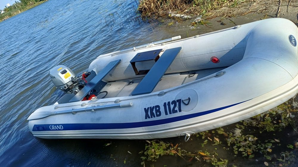 Човен GRAND C360 Двигун HONDA BF15