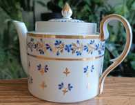Porcelanowy dzbanek do herbaty – Porzellanmanufaktur Furstenberg.