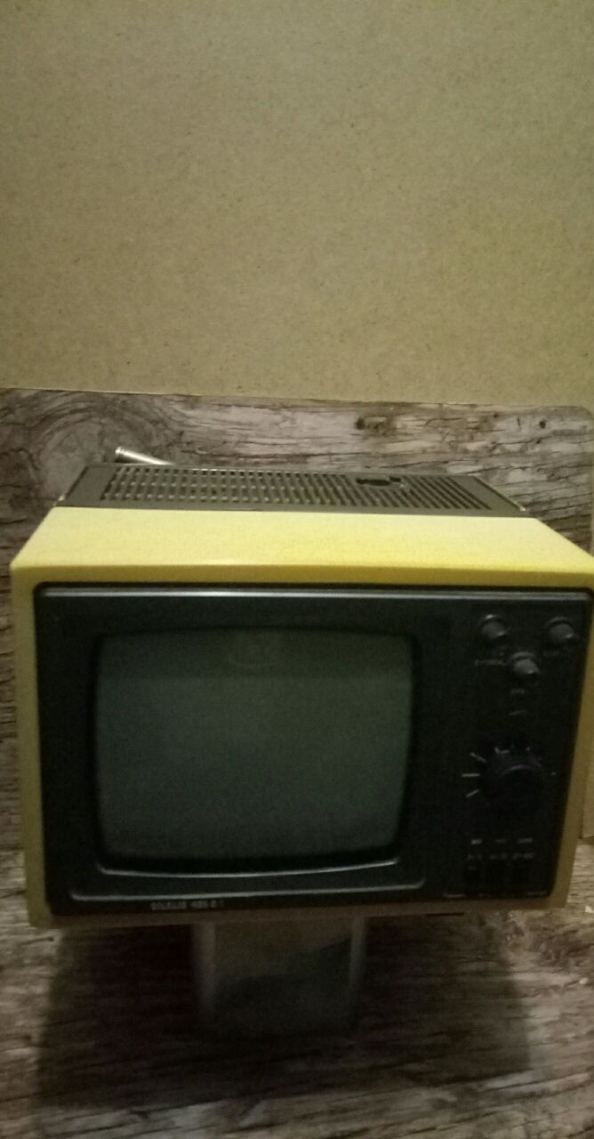 Раритетный старый ТВ silelis 405 d-1