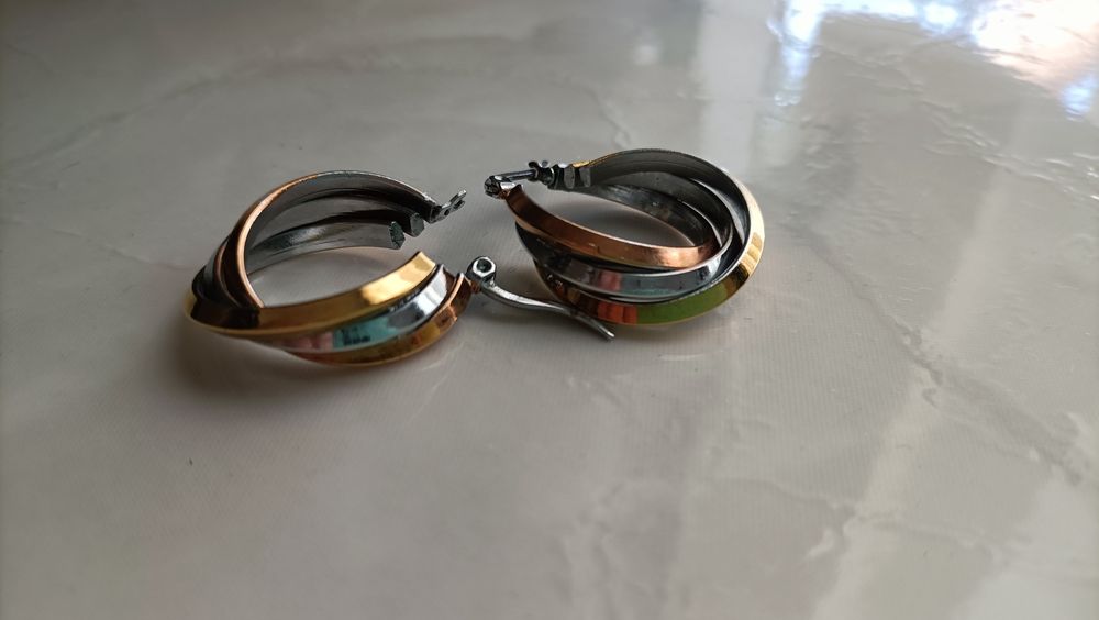 Argolas em aço praticamente novas