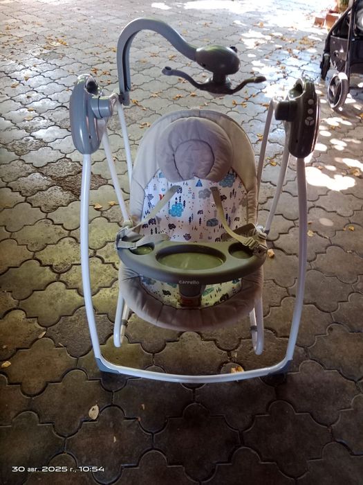 Гойдалка-шезлонг у відмінному стані