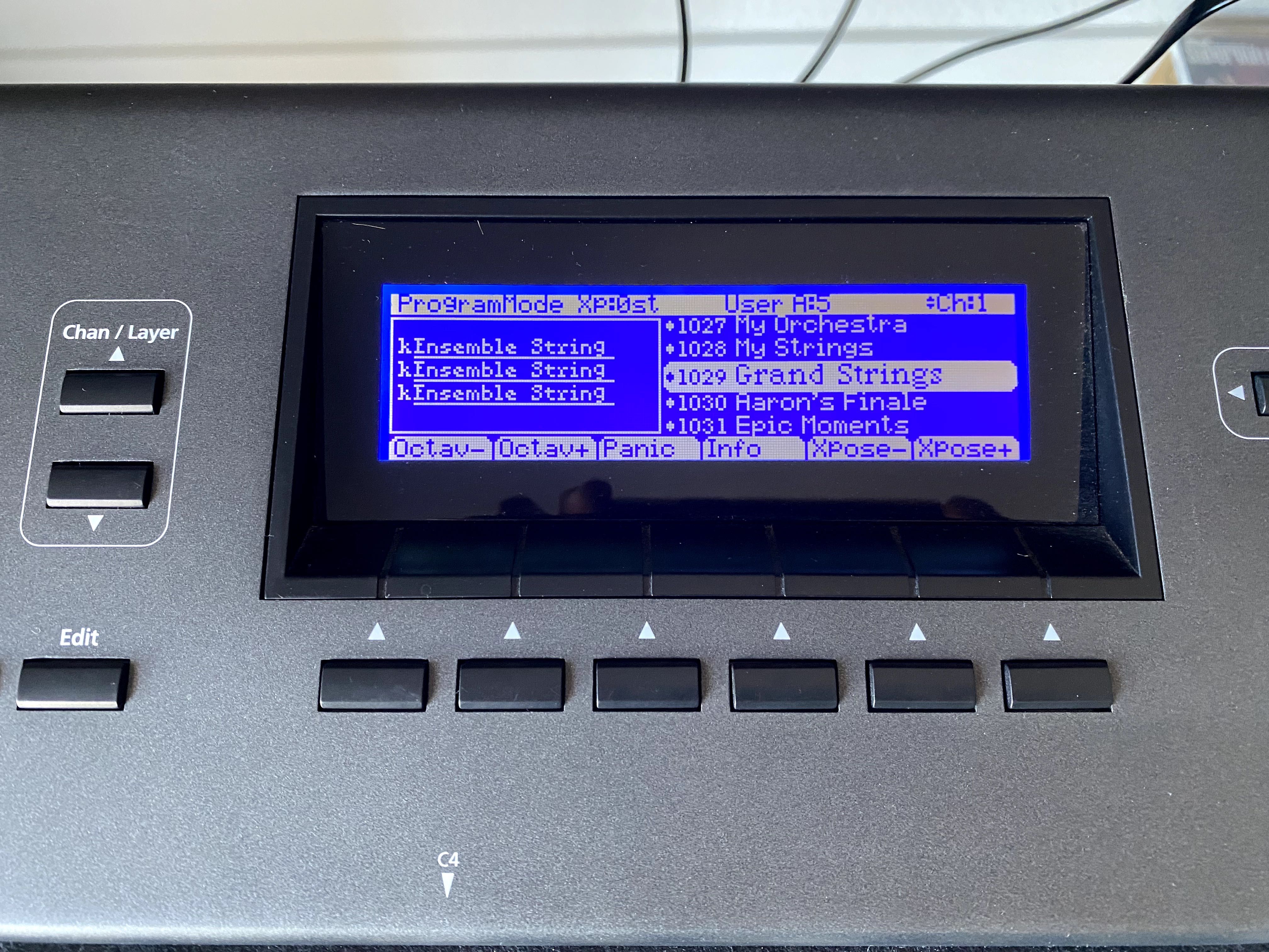Teclado Kurzweil PC3A7