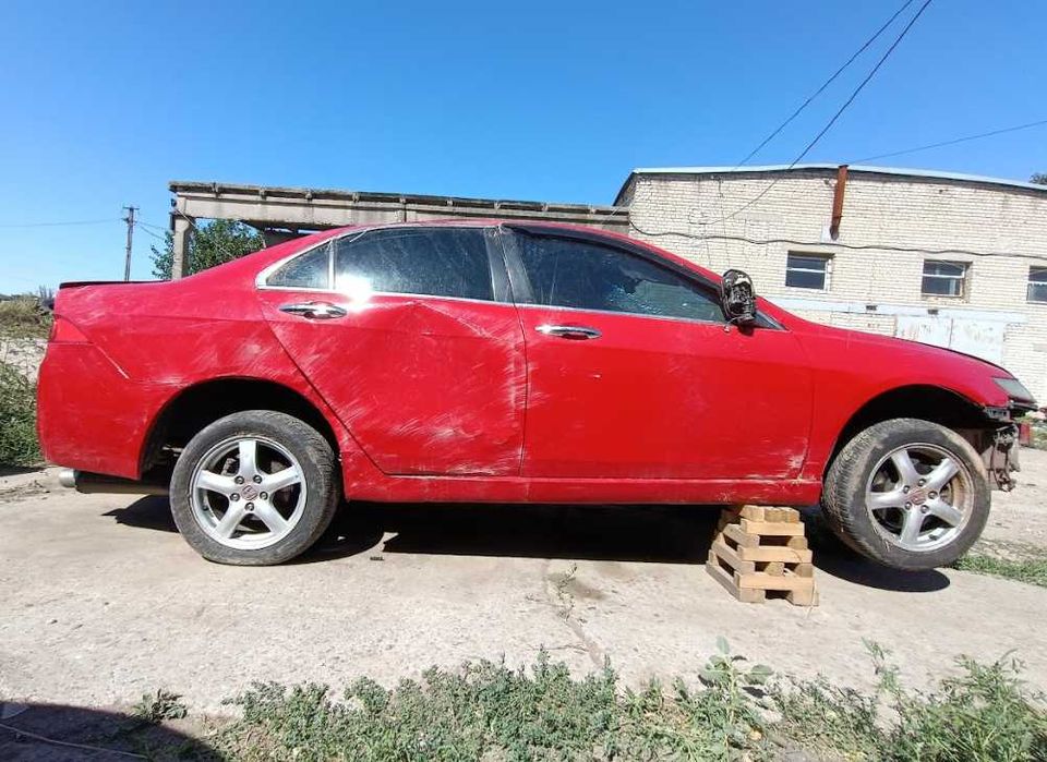 Кузов Honda Accord 2005 2.0 бенз красный седан. Разборка Honda Accord