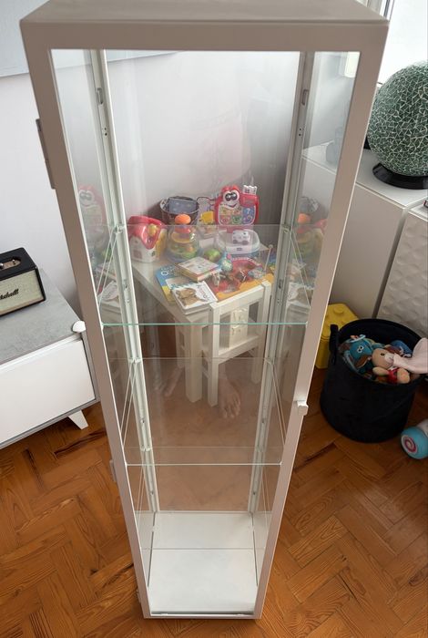Vitrine Ikea nova