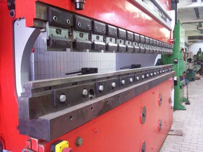 Листогиб, Пресс гибочный гидравлический с ЧПУ