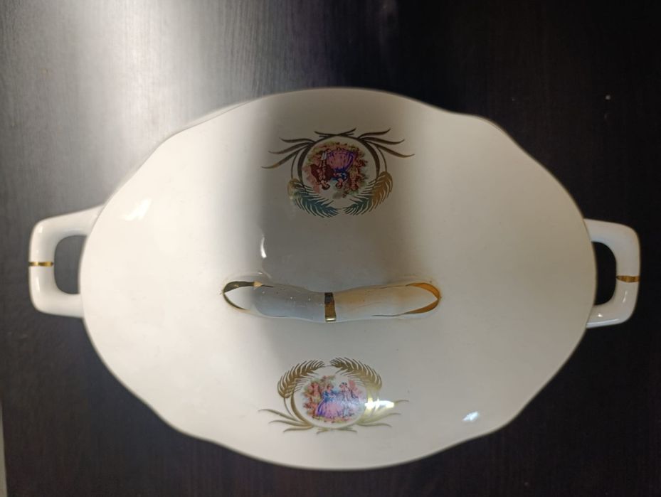 Terrina em porcelana antiga