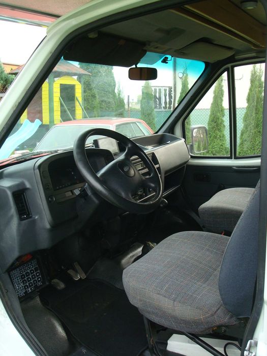 Kamper Ford Transit 2.5 D EHBFHL - 2 - 150 L 7 osobowy