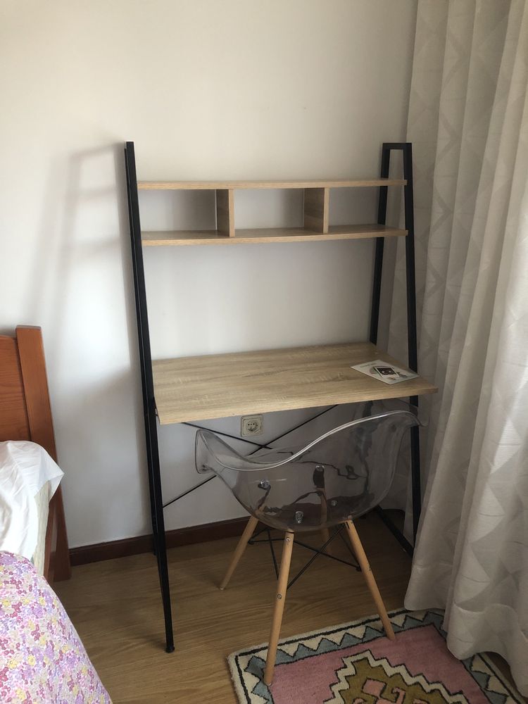 Secretaria e cadeira