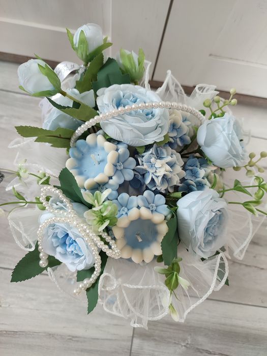 Bukiet świec Flower box świec sojowych niebieski perły z biżuterią
Buk