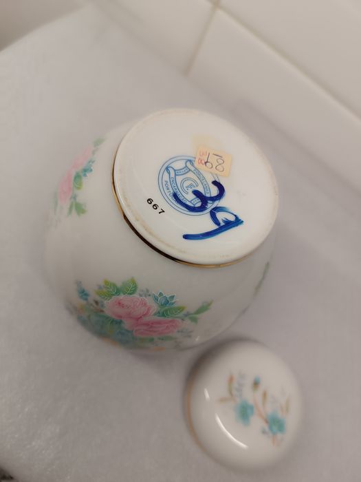 Pote Antigo. Porcelanas Encarnação. 13 cm