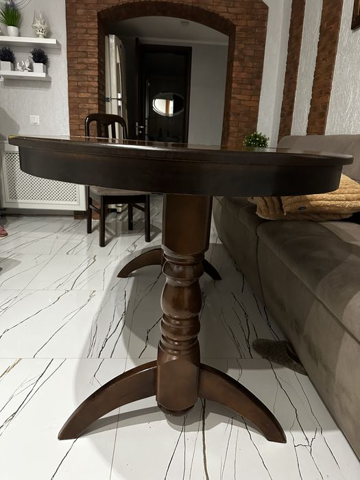 Стіл та 4 стільці