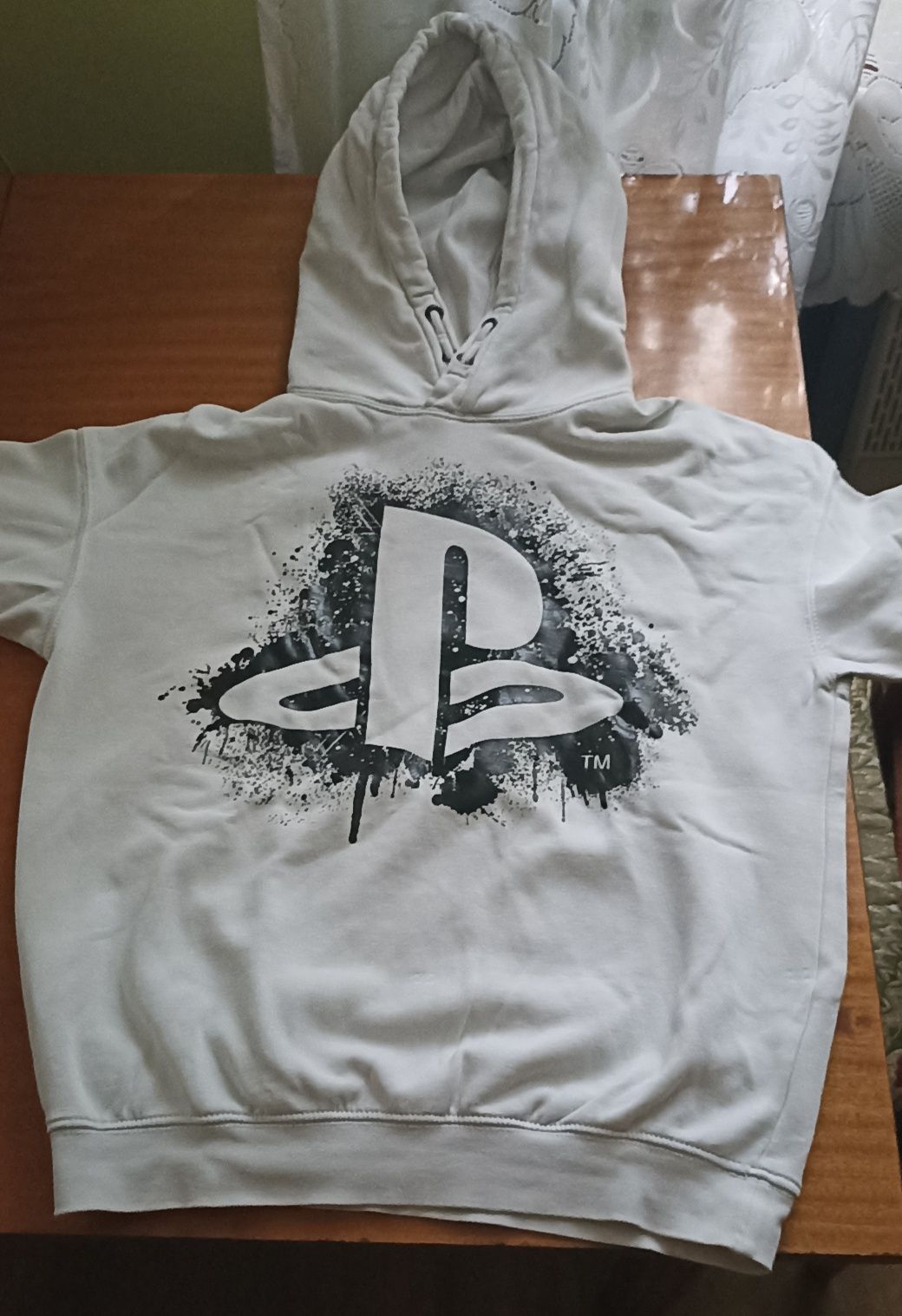 Biała bluza z kapturem i długim rękawem z firmy H&M PlayStation